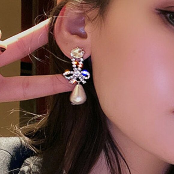 Pearl and Rhinestone Bowknot Design Drop - Picture 2 of 5